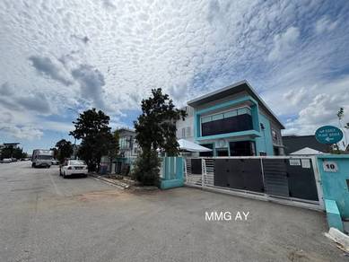 Bukit Raja Gateway 16 1.5 Storey Semi D Factory Good Condition Klang