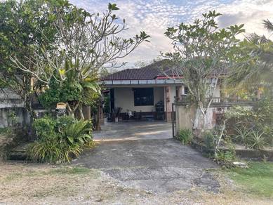 Banglo untuk Dijual @ Kampung Wek, Ulu Sat, Machang