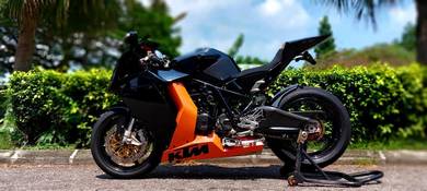 KTM RC8 1190 track bike SBK