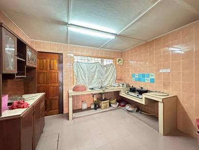 (FULLY EXTENED) 2 Sty House Taman Pinggiran Putra/BPP Seri Kembangan