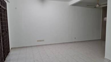 Bandar Botanic Double Storey House For Rent