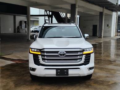 Toyota LANDCRUISER ZX 217KM Black Interior!!