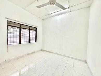 1 Storey @ Bandar Kinrara Puchong For Sale- Well Kept Unit
