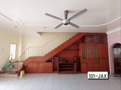 For rent Kampung Jawa Double Storey House partially furnished renovate