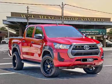 Toyota HILUX 2.4 E FULLSERVICE UMW REVO G 4X4
