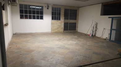 Single storey terrace at sg ara for rent