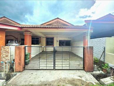 Teres setingkat kampung padang kuantan