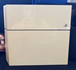 PS4 Fat with 7 AAA digital games pre-installed