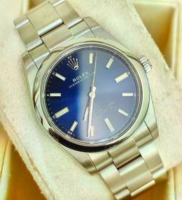 Pre-owned Rolex Oyster Perpetual ref 124200