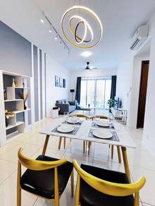Queens Residence Q1 1000sqft Nice Renovated Move In Condition