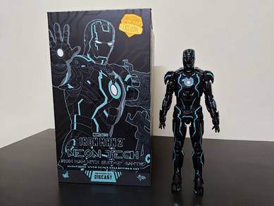 Hot Toys Neon Tech Iron Man with Suit Up Gantry