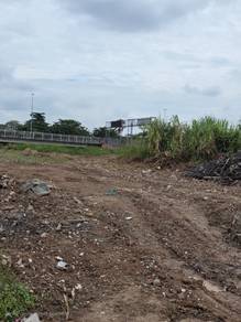 Shah alam Section 25 A piece of land beside kesas highway