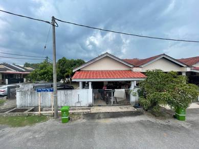 CORNER LOT TERES SETINGKAT PANDAN DAMAI 1 DIJUAL  (Sebelah Kraftangan)
