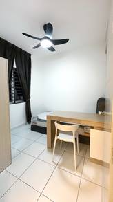 Small Room at Axis Crown, Ampang, 3 Minutes walk to LRT, 1+1 Depo only