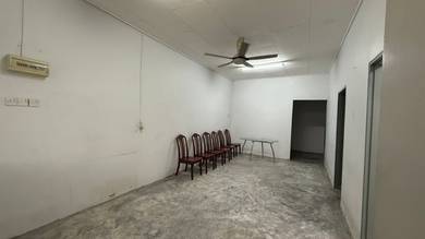 Taman Ungku Tun Aminah Single storey house