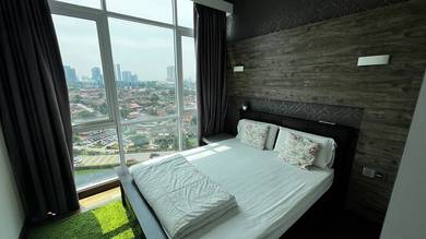 Paragon suites @ CIQ Room, Private Toilet