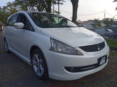 Mitsubishi GRANDIS 2.4 MPV 7-seat(Can loan)