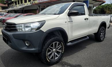 Toyota HILUX SC 2.4 M FL VNT 4WD (MT) (4X4)🤍