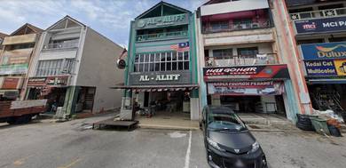 5,280 sqft Taman Putra Permai Facing Main Road 3 Storey Shoplot