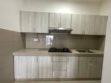 Partially furnished on high floor comes with 2 car parks