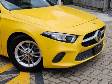 Mercedes Benz A180 1.3 STYLE NFL -READY STOCK