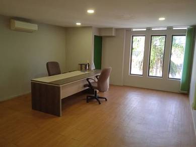 For Rent – Prime Corner Lot Office (Upstairs) 🌟 📍 Taman Ipoh Impian