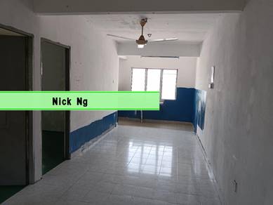 Taman Seruling Emas Flat For Sale