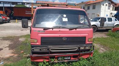 Lorry DAIHATSU DELTA V116HA BODY KAYU