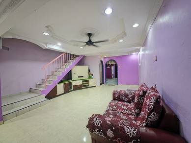 (Air-cond , TV cabinet , Fully extended) Jalan RP 8 , Rawang Perdana