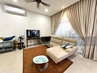 Beautiful landscape, well maintained unit