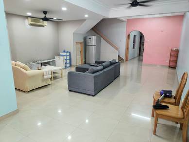 Fully Furnish Bandar Puteri 10 Puchong house
