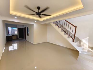 2 Sty Low Cost Jalan Berlian Fully Renovated Simpang Renggam