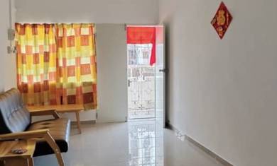 SUPER WORTH !! Medan Samak 700 Sqft Lower Floor Rare In Market