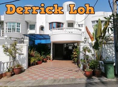 4 Storey Terrace at Batu Ferringhi Renovated & Fully Furnished