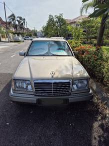 Mercedes Benz 220E 2.2 (A)