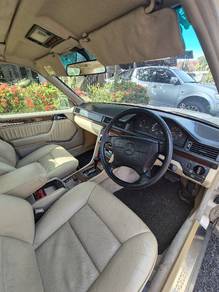 Mercedes Benz 220E 2.2 (A)