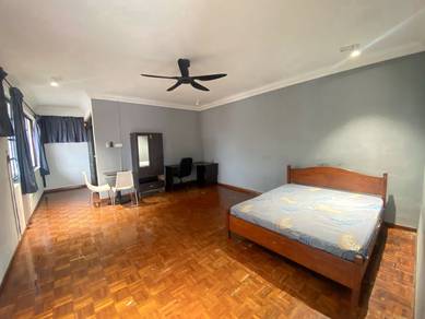 Master Bedroom For Rent Taman Iskandar JB 5min to CIQ Town Big Room