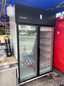 Chiller niaga bersaiz besar 2 pintu untuk dijual.