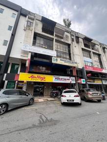 FOR RENT: Ground Shoplot Facing Mainroad Batu Caves