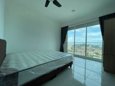 Middle Room with balcony for rent @ Fairview Residence, Bayan Lepas
