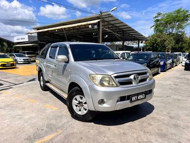 Toyota HILUX 2.5 4X4 (AUTO)