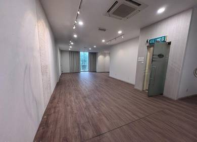 Mount Austin @ 1st Floor Shoplot With Renovated 1680sqft For Rent