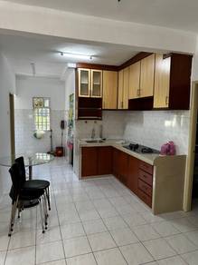 Sri Impian (Block 11) 3-Bedrooms Partly Renovated & Furnished 1Carpark