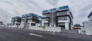 New 2.5 Semi-D factory @Balakong Jaya rent hurry call now!