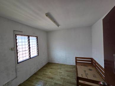Apartment Lestari, Damansara Damai, Block C with Lift, 3r2b