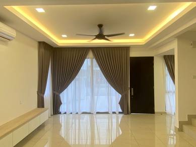 New End Lot 20x70 Diamond City Aster Semenyih, Renovated Double Storey