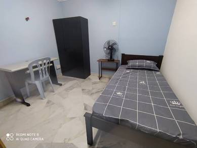 Room for Rent / Bilik untuk di sewa .. Pj Seksyen 14