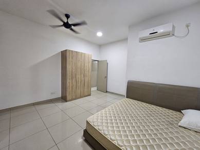 D'Summit Residences @ Kempas Utama With Private Lift