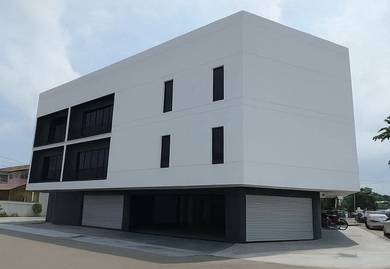 Nicely Renovated Corner 3 Storey Shoplot Mainroad