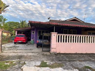 Rumah berkembar Semi d